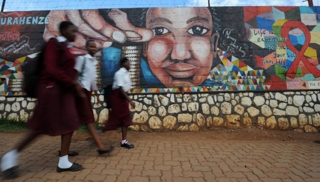 How many African girls 15-24 are HIV+?