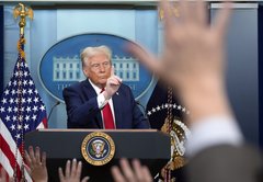 Donald Trump dijo que ‘devolvió la libertad de expresión'. Sus 100 días dicen algo diferente