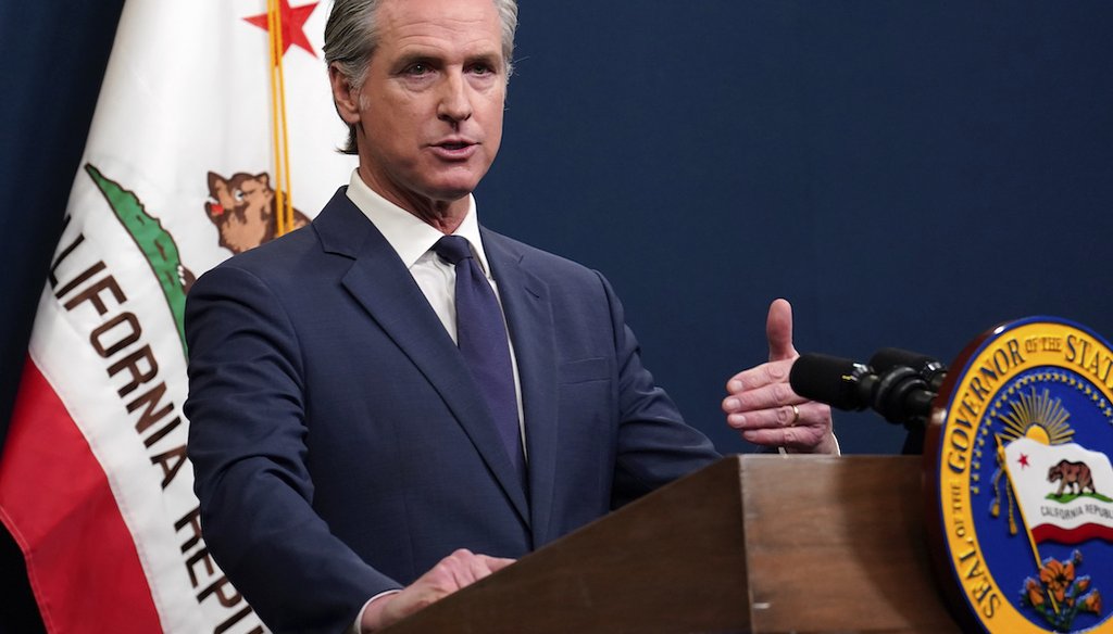 El gobernador de California, Gavin Newsom, presenta su presupuesto estatal revisado durante una conferencia de prensa en Sacramento, California, el 14 de mayo de 2025. (AP)