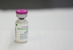 ¿Puede la vacuna contra la varicela causar herpes zóster?