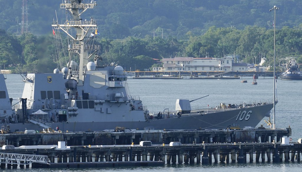 El buque de guerra USS Stockdale de la Armada de los EE. UU. atraca en el Canal de Panamá en la Base Naval Vasco Núñez de Balboa en la Ciudad de Panamá, el 20 de septiembre de 2025. (AP)
