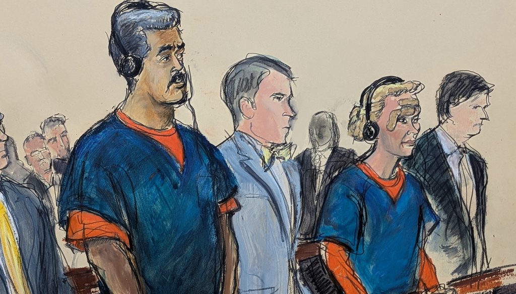 El líder venezolano Nicolás Maduro, a la izquierda, y su esposa, Cilia Flores, segunda desde la derecha, comparecen ante una corte federal de Manhattan junto a sus abogados, el 5 de enero en Nueva York. (AP)