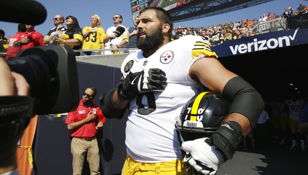 Pittsburgh Steelers offensive tackle and former Army Ranger Alejandro Villanueva stands outside the tunnel during the national anthem before an NFL game against the Chicago Bears, Sept. 24, 2017, in Chicago. (AP)