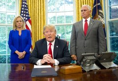 Donald Trump's executive order ending his administration's separation of immigrant families