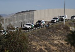 Does Border Patrol catch 90 percent of immigrants crossing the border illegally?