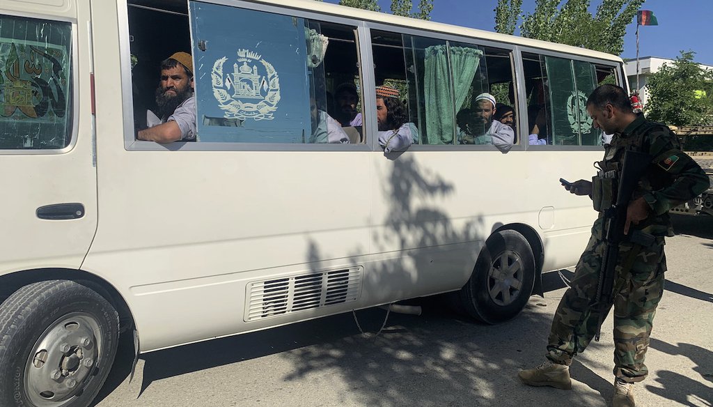 Afghan Taliban prisoners are freed from Bagram Prison in Parwan province of Kabul, Afghanistan, May 26, 2020. (AP)
