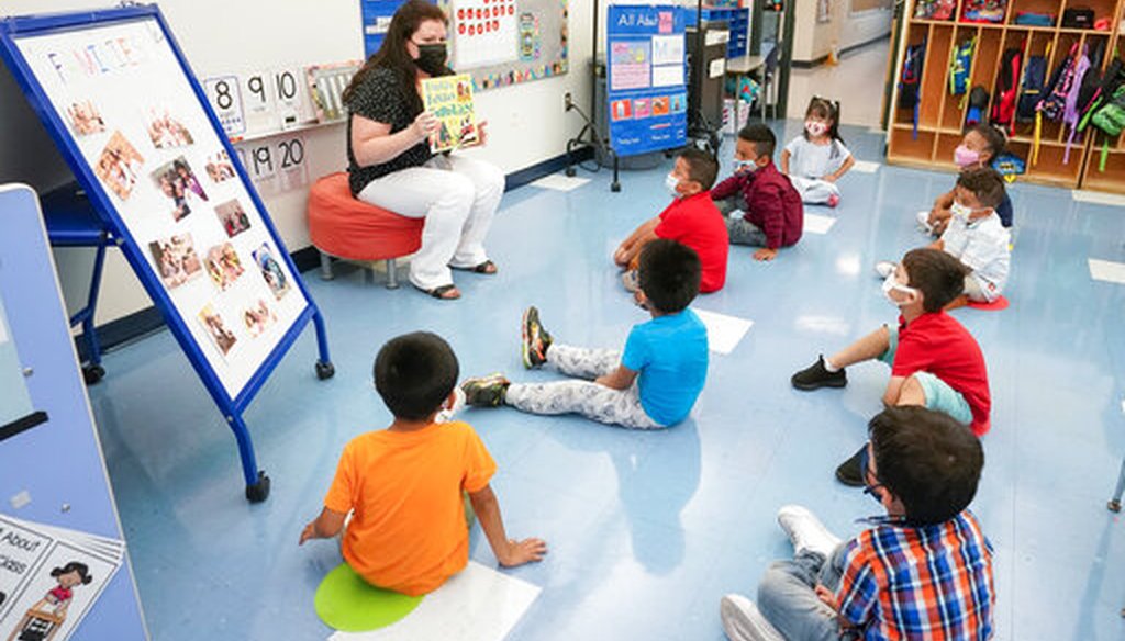 Pre-K teacher Vera Csizmadia teaches 3-and 4-year-old students in her early childhood center classroom in Palisades Park, N.J., on Sept. 16, 2021. (AP)