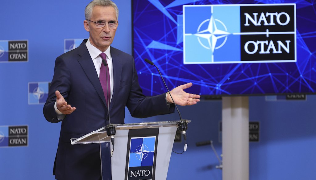 El Secretario General de la OTAN, Jens Stoltenberg habla durante una conferencia de prensa después de una reunión con los ministros de defensa de la OTAN en Bruselas el 13 de octubre de 2022. (AP)