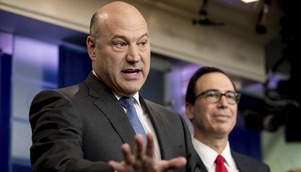 National Economic Director Gary Cohn, left, and Treasury Secretary Steve Mnuchin announce President Donald Trump's tax policy outline on April 26, 2017, in the White House. (AP photo)