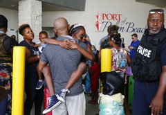 Fact-check: Bahamas evacuees without visas ordered off US-bound ferry