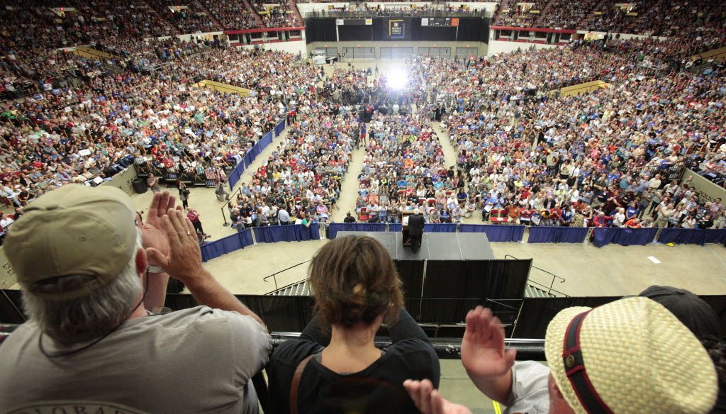 A crowd estimated by Bernie Sanders' campaign at 10,000 people attended Sanders' rally in Madison, Wis. on July 1, 2015. (AP photo)