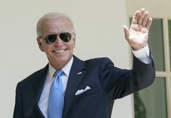 Biden, fully vaccinated, caught COVID-19. Here are 6 things to know about breakthrough cases in 2022