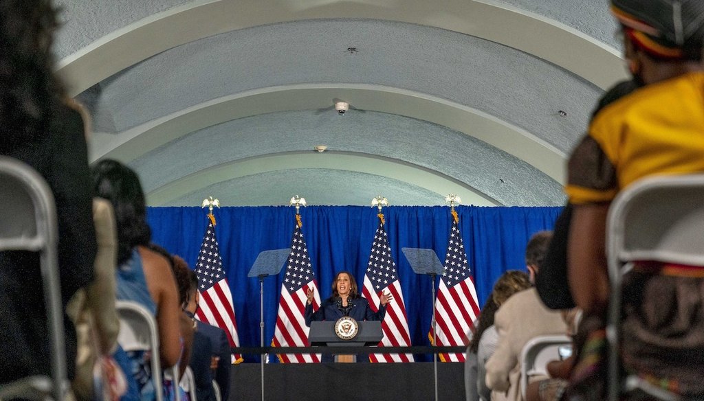 La vicepresidenta Kamala Harris habla sobre el derecho al voto en la Universidad de Howard en Washington, D.C., el 8 de julio de 2021. (AP)