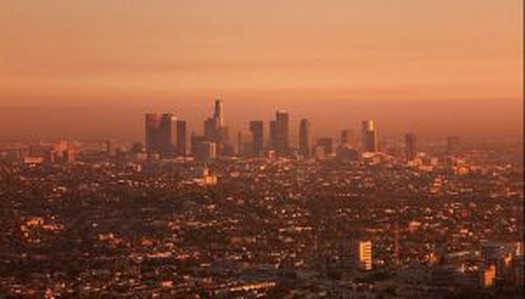 Los Angeles at sunset, blanketed in smog, from the Griffith Park Observatory in 2006. (Photo by Mary Reiford via Flickr.)