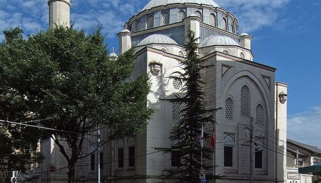 The Jama Mosque in Tokyo (Wiiii/Wikimedia Commons)