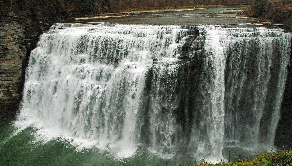 Middle Falls, Genesee Gorge, in Letchworth State Park, New York. (James St. John/Wikimedia Commons)