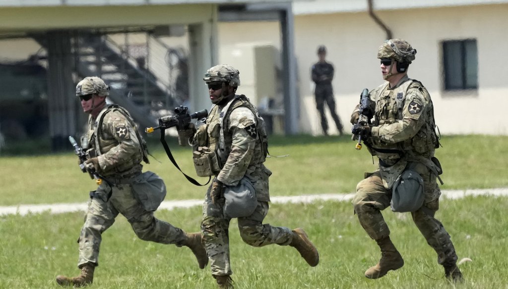 U.S. soldiers from the 2nd Infantry Division compete in an air assault and STX lanes during the best squad competition at Camp Humphreys in Pyeongtaek, South Korea, May 4, 2023. (AP)