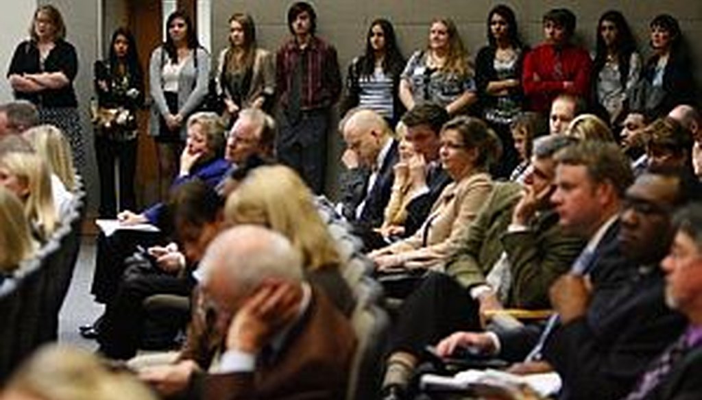 University of South Florida students line the walls in the budget committee meeting room. (Tampa Bay Times photo by Daniel Wallace)