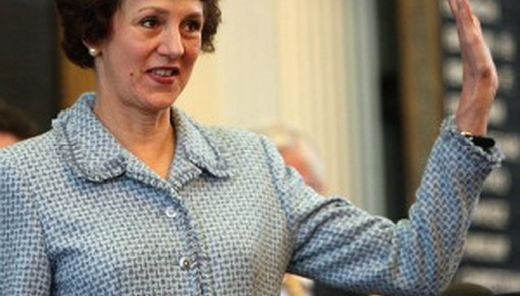 Susan Combs waves after her 2007 swearing-in as Texas state comptroller (Austin American-Statesman, Deborah Cannon).