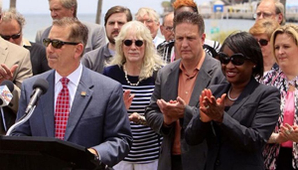 Mayor Rick Kriseman announces his plans for a new or renovated Pier on May 1 at Spa Beach in St. Petersburg. (Tampa Bay Times photo)