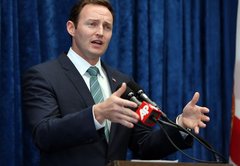  A guide to the attacks on Patrick Murphy’s resume