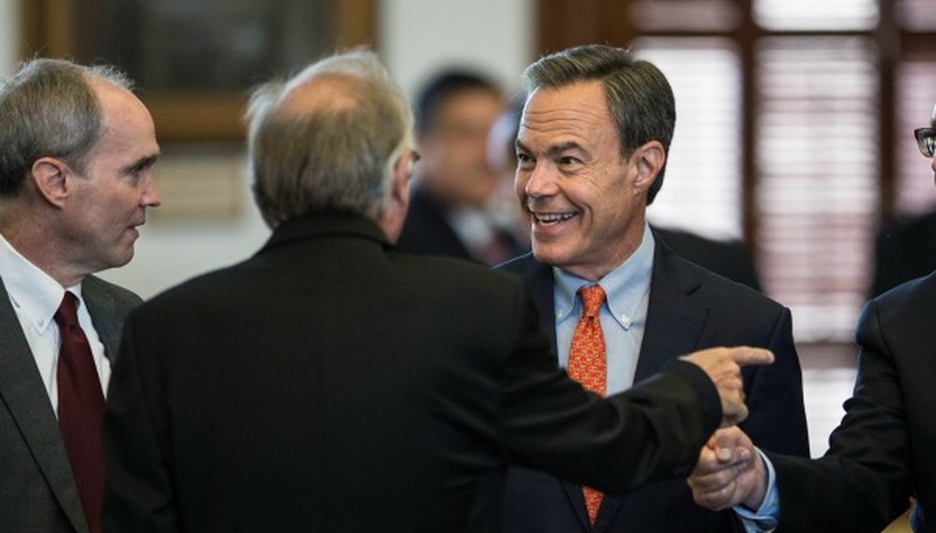 Texas House Speaker Joe Straus, R-San Antonio, chats with fellow Texas House members before the start of a special session July 18, 2017 (TAMIR KALIFA/AUSTIN AMERICAN-STATESMAN)