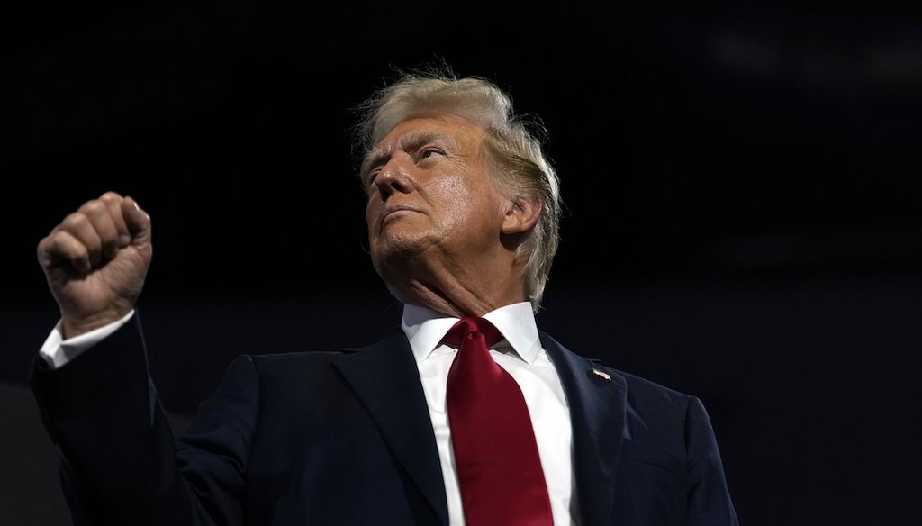 El candidato presidencial republicano, el expresidente Donald Trump, habla durante la Convención Nacional Republicana el 18 de julio de 2024 en Milwaukee, Wisconsin. (AP)