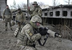 Americans on their own in Ukraine? Military-led evacuations like in Afghanistan are not the norm
