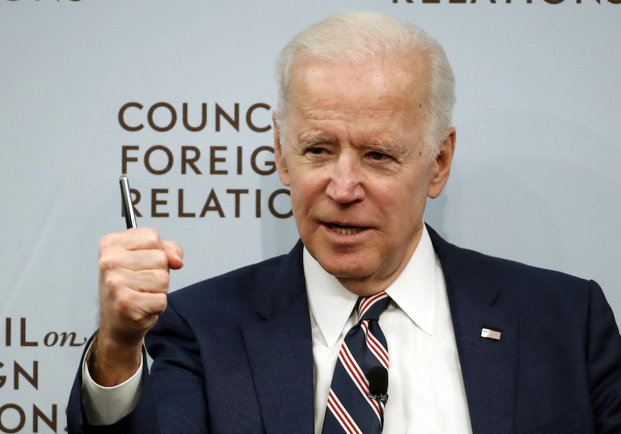 No, Joe Biden is not running for president with Barack ...