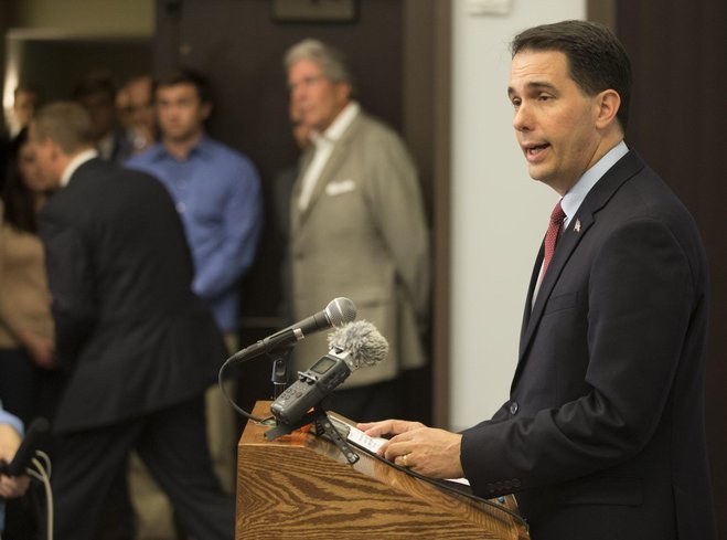 Gov. Scott Walker announced he was dropping out of the Republican presidential race during a news conference on Sept. 21, 2015 at the Edgewater Hotel in Madison, Wis. (Mark Hoffman photo)