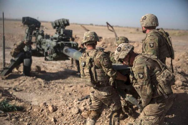 U.S. soldiers maneuver an M-777 howitzer at Bost Airfield, Afghanistan, on June 10, 2017. (U.S. Marine Corps/Sgt. Justin T. Updegraff via AP)