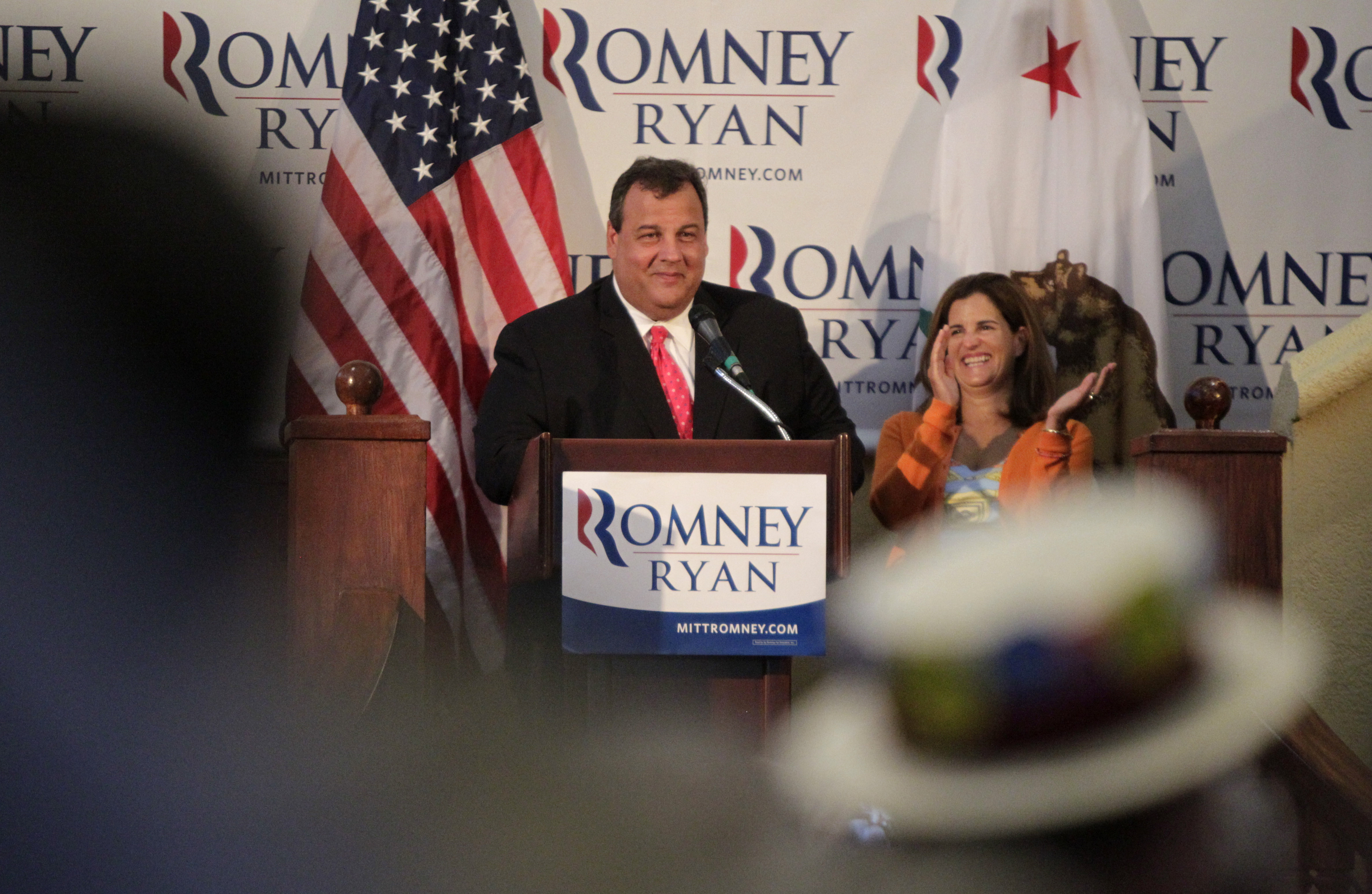 New Jersey Gov. Chris Christie apologizes for his aide's involvement in the George Washington Bridge lane closures.