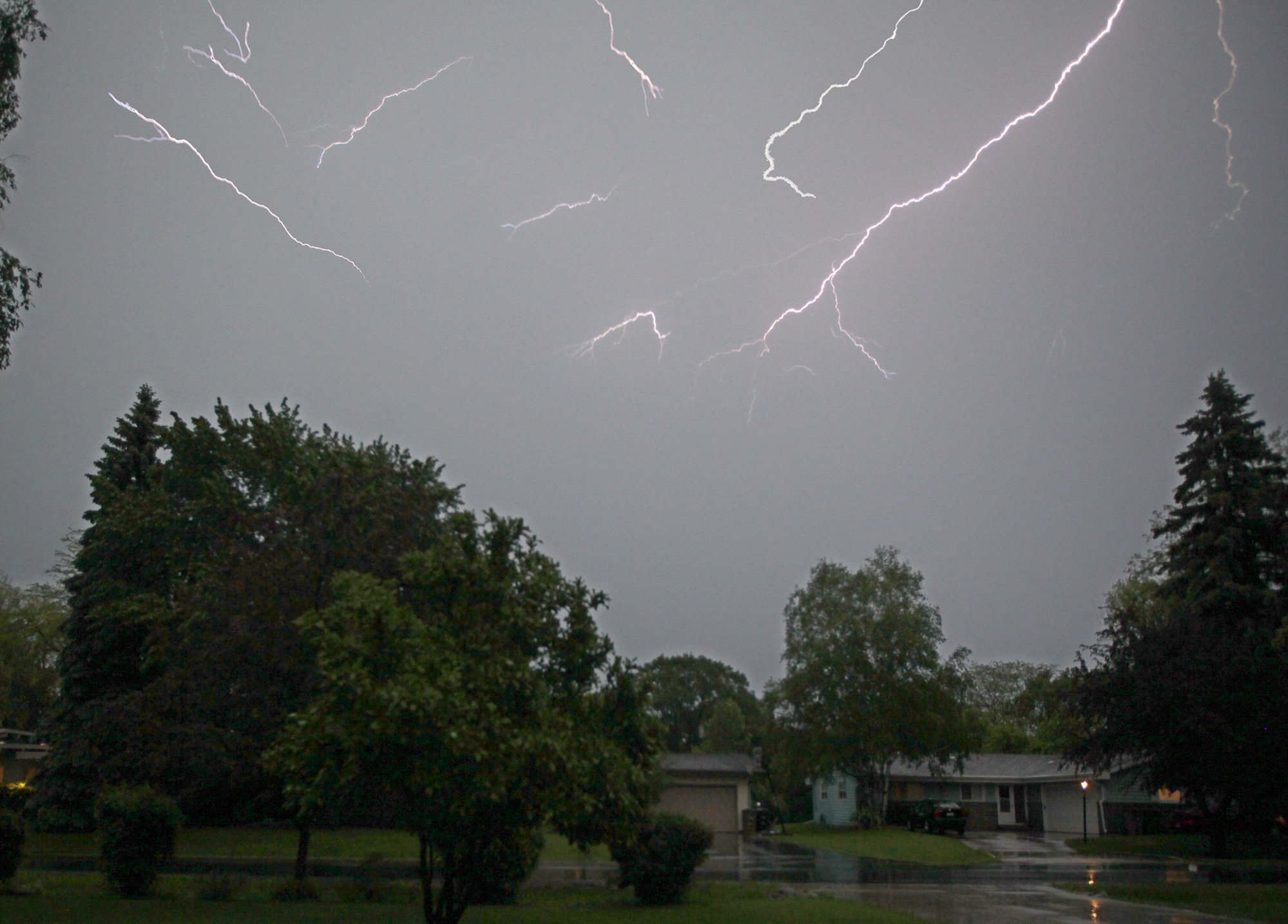 Lightning strikes Round Rock in 2003.