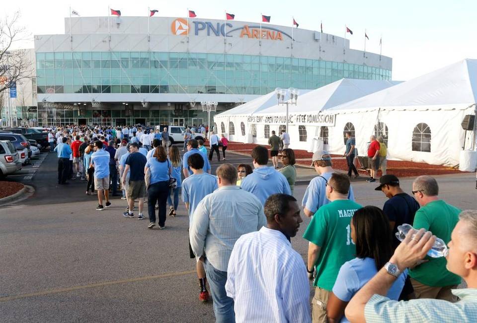 Fans line up outside PNC Arena in Raleigh, N.C. before UNC’s game against Florida Gulf Coast in the first round of the NCAA Division I Men’s Basketball Championship on March 17, 2016. News & Observer photo.