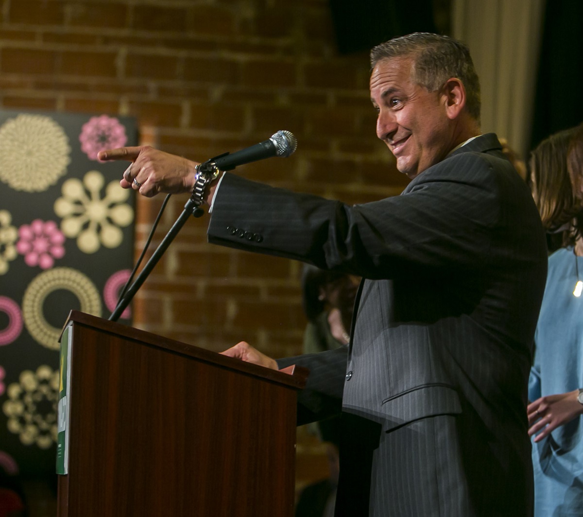 St. Petersburg Mayor Rick Kriseman claims victory at his watch party at Nova 535, St. Petersburg, Fla., Nov. 7, 2017. (CHERIE DIEZ | Times)