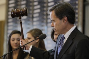 House Speaker Joe Straus strikes the gavel on the first day of the new session.